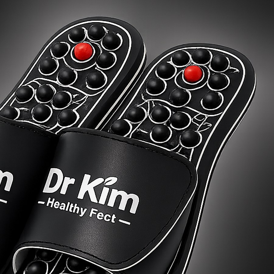 Close-up titik akupuntur pada sandal refleksi Dr Kim